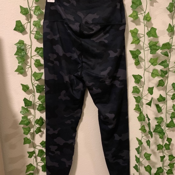 Lululemon dupe Camo leggings - Picture 3 of 3